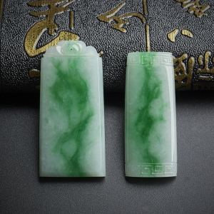 糯种翡翠飘翠方牌吊坠（一对）