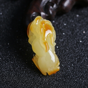 蜜蜡貔貅吊坠