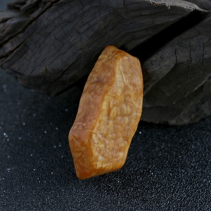 琥珀原石吊坠