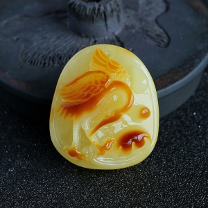 带皮蜜蜡仙鹤吊坠