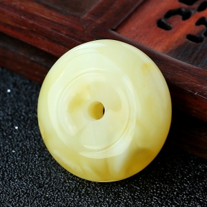 蜜蜡平安扣吊坠