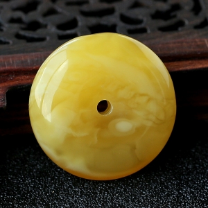蜜蜡平安扣吊坠