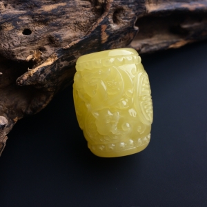 满蜜蜜蜡龙纹桶珠