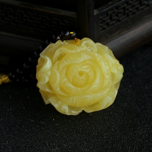 蜜蜡花开富贵吊坠