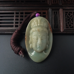 糯种灰绿色飘黄翡翡翠观音吊坠