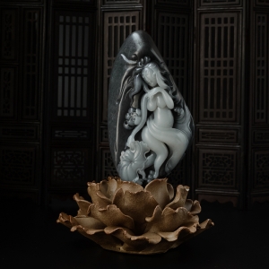 出水芙蓉——和田玉青花摆件