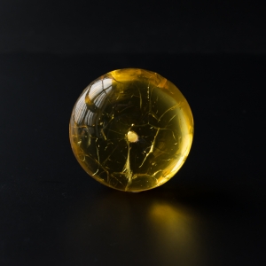 金珀平安扣吊坠