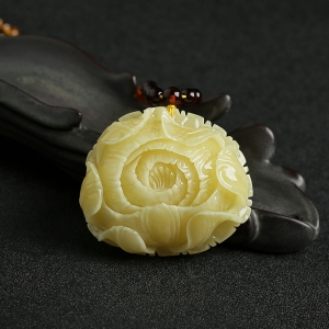 蜜蜡牡丹花吊坠