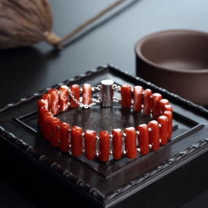 阿卡红珊瑚手排链