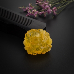 金包蜜鸡油黄蜜蜡牡丹花吊坠