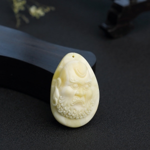白蜜达摩吊坠