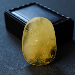 金绞蜜鸡油黄蜜蜡清正廉洁吊坠