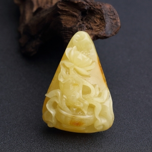 鸡油黄蜜蜡一品清廉吊坠