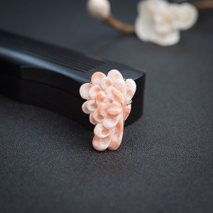 银镶misu粉红珊瑚菊花胸针