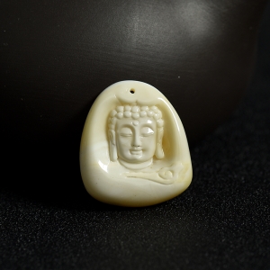 带皮象牙白白蜜释迦摩尼吊坠