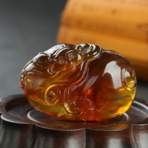 黄茶珀福从天降吊坠