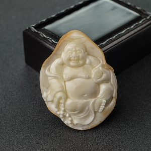 带皮象牙白白蜜弥勒佛吊坠