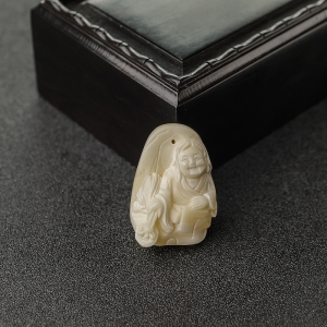 象牙白白蜜刘海戏金蟾吊坠