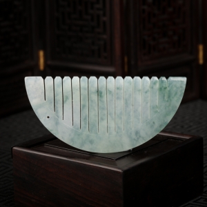 糯冰种飘花翡翠梳子