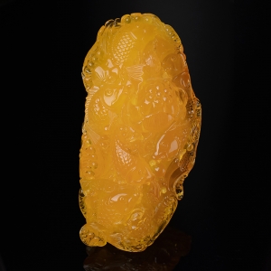 鸡油黄蜜蜡连年有余摆件