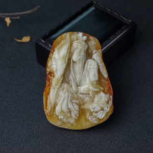 带皮白蜜关公摆件