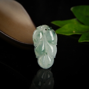 糯种飘花翡翠金枝玉叶吊坠