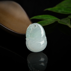 糯种飘花翡翠葫芦吊坠
