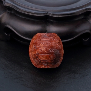 俏色南红富甲背云
