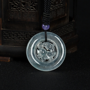 冰种飘花翡翠麒麟吊坠