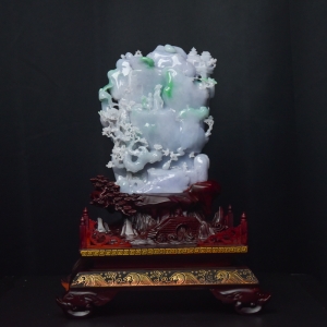糯种春带彩翡翠山子摆件