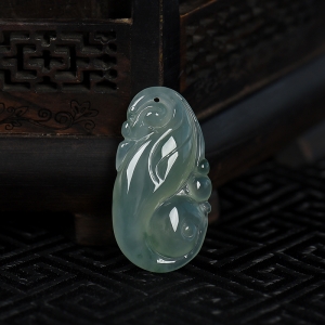 糯种飘花翡翠瑞兽吊坠