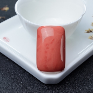 MOMO珊瑚方牌吊坠