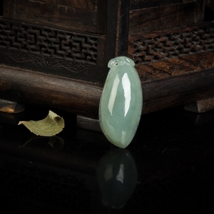 糯种灰绿翡翠福瓜吊坠