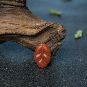 柿子红南红叶子吊坠