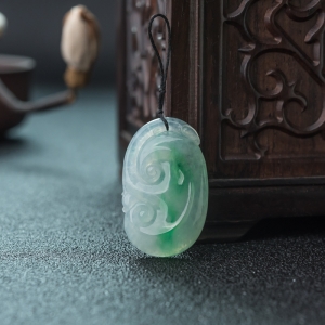 糯冰种飘翠翡翠如意吊坠