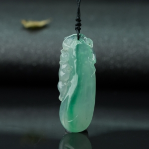 糯冰种飘翠翡翠福瓜吊坠