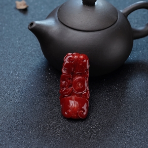 阿卡牛血红珊瑚如意吊坠