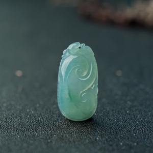 糯冰种晴水翡翠如意吊坠