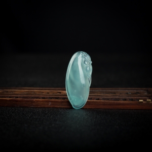 冰种蓝绿翡翠福寿如意吊坠