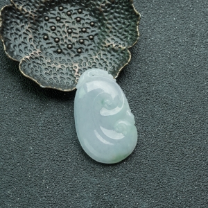 糯冰种浅紫翡翠如意吊坠