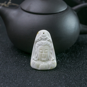 瓷白白蜜观音吊坠