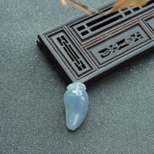 糯种春带彩翡翠福瓜吊坠