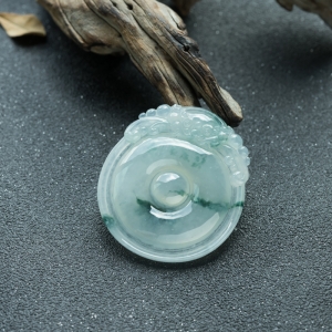 糯冰种飘花翡翠福贝吊坠