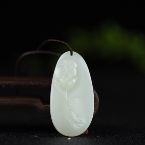 籽料和田白玉年年有余吊坠