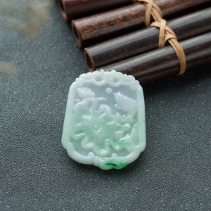 糯种飘翠翡翠年年有余吊坠