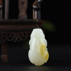 籽料和田白玉貔貅吊坠