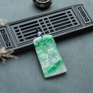 糯种飘翠翡翠松鹤延年吊坠