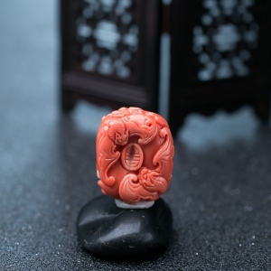 MOMO珊瑚福在眼前吊坠