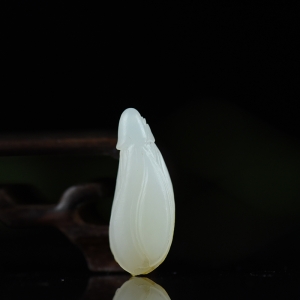 籽料和田白玉玉兰花吊坠