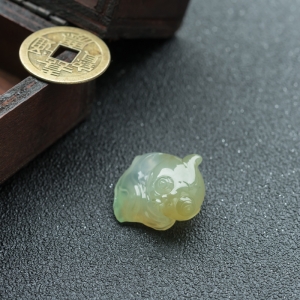 糯冰种黄翡翡翠金玉满堂吊坠